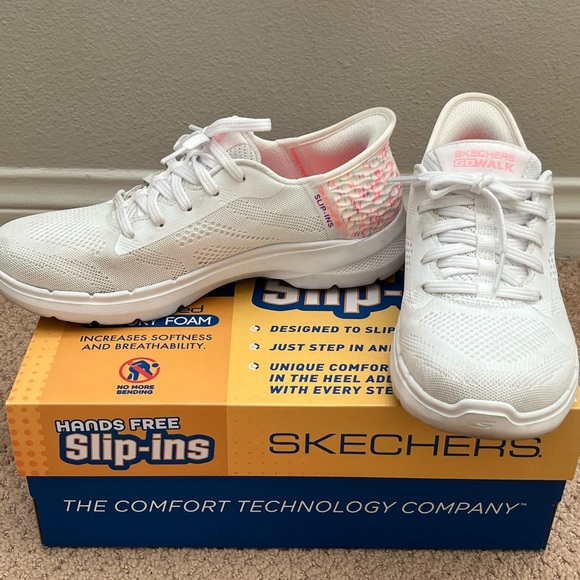 Skechers White Go Walk Sneakers Hands Free Slip-Ins 6.5 - Picture 2 of 7